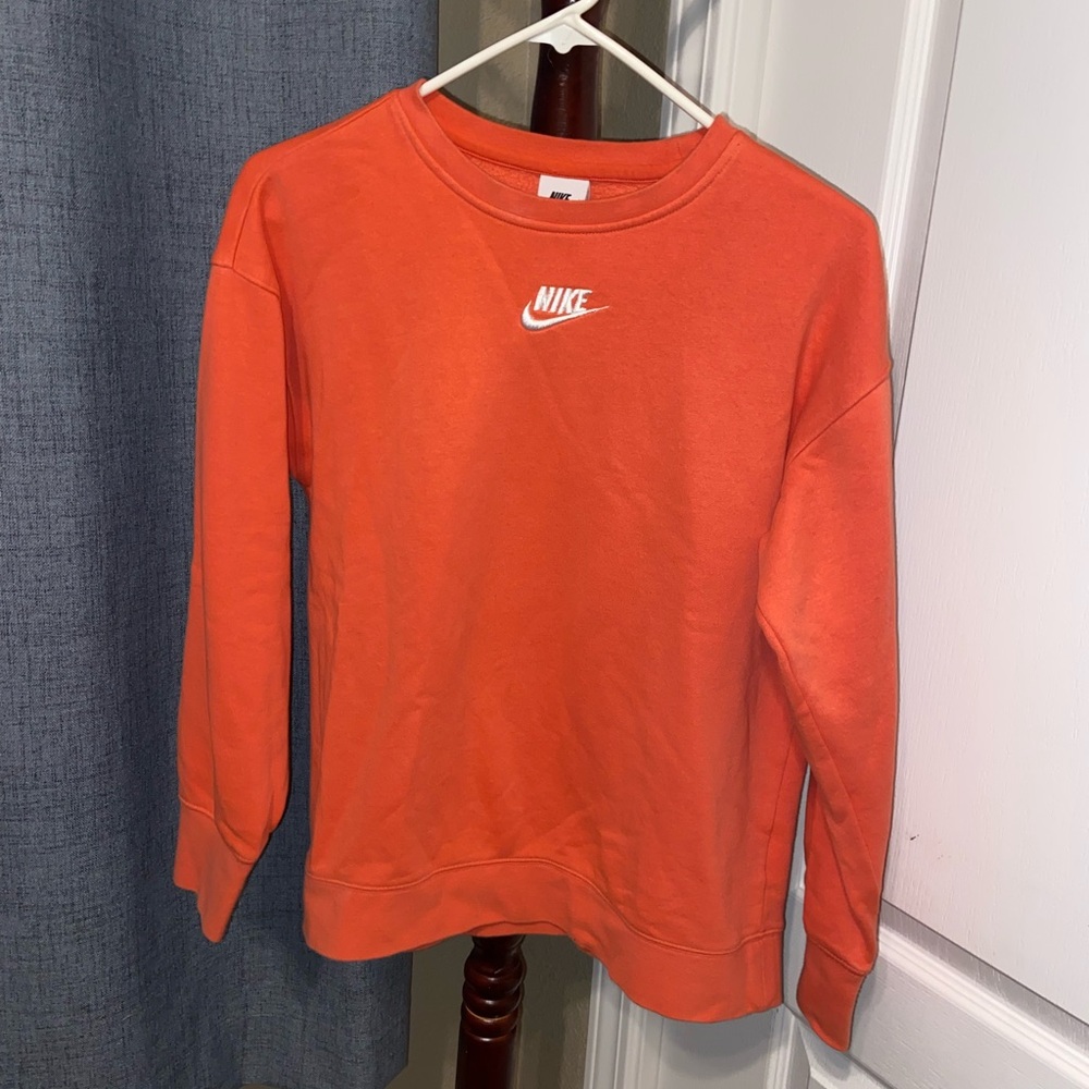 Nike Girls Coral Pink Sweatshirt Crew Neck Swoosh Logo Long Sleeve Cozy Size L